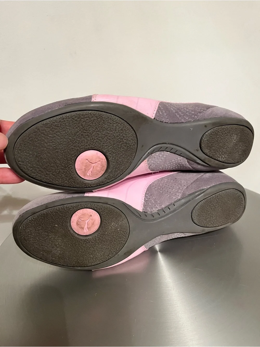 Puma Women’s Gray & Pink Suede Sneakers US 8 Excellent Condition Worn Once